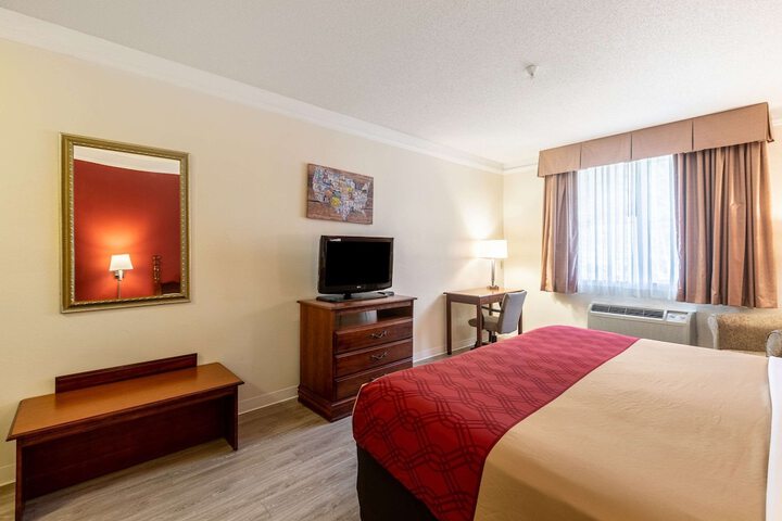 Room 9 of 23