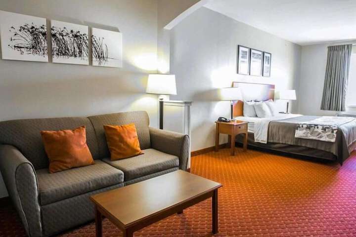 Room 5 of 11