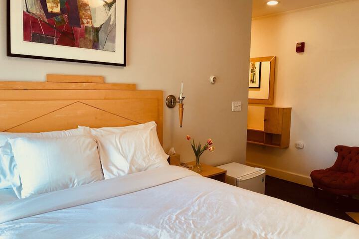 Room 9 of 21