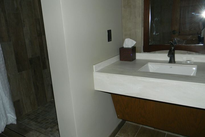 Room 46 of 124