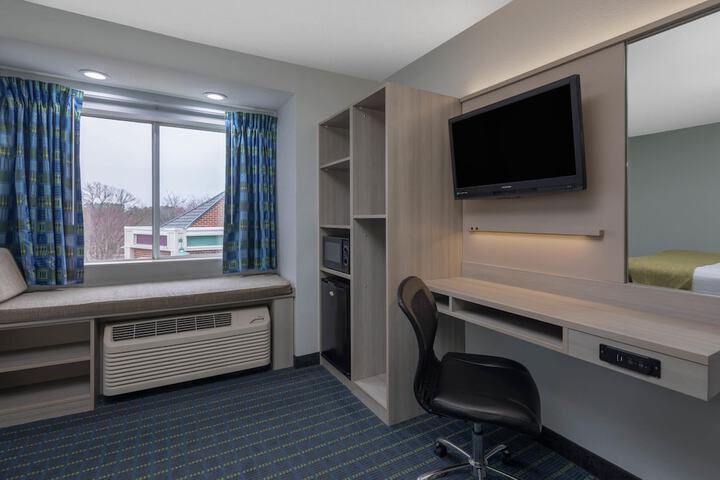 Microtel Inn by Wyndham Cornelius / Lake Norman