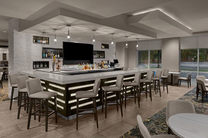 Lounge 46 of 50