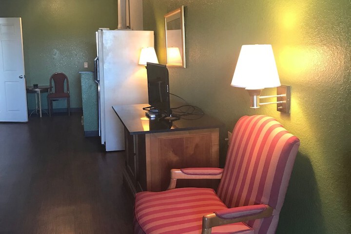 Room 12 of 30