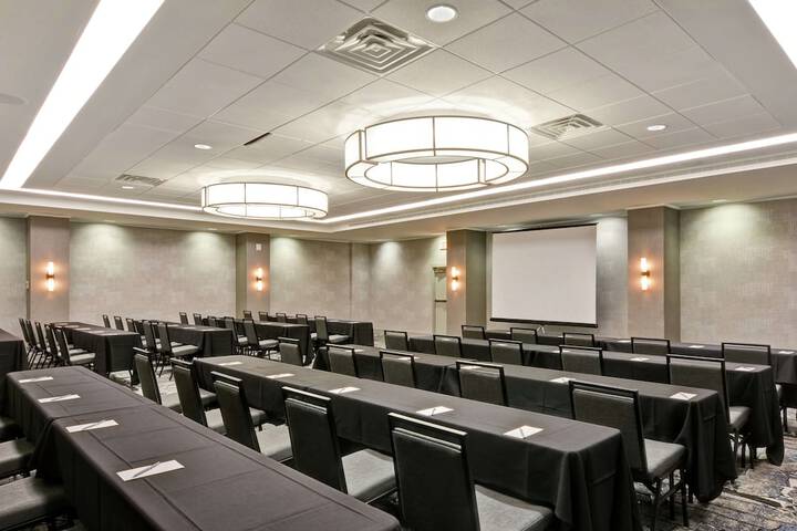 Embassy Suites by Hilton Minneapolis Airport