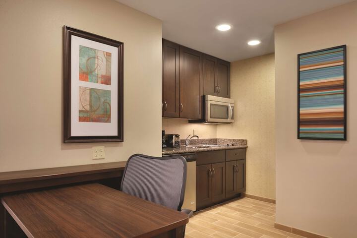 Room 12 of 32