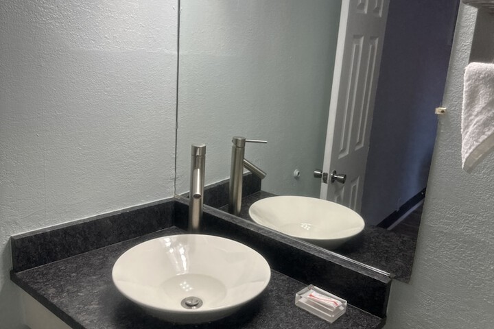 Room 17 of 25
