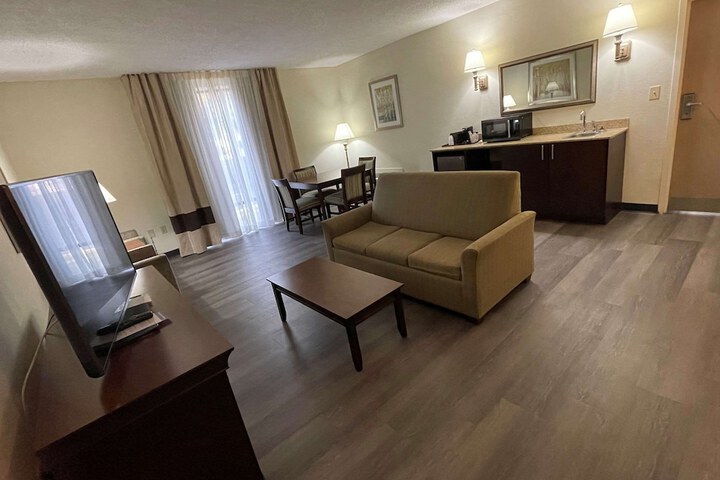 Room 87 of 141