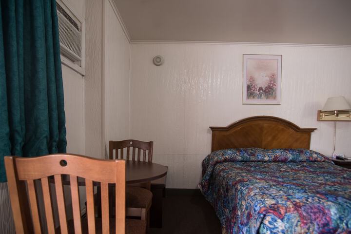 Rosemount Motel