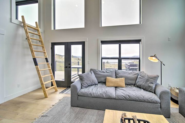 Modern Davenport Home w / Water View & Grill!