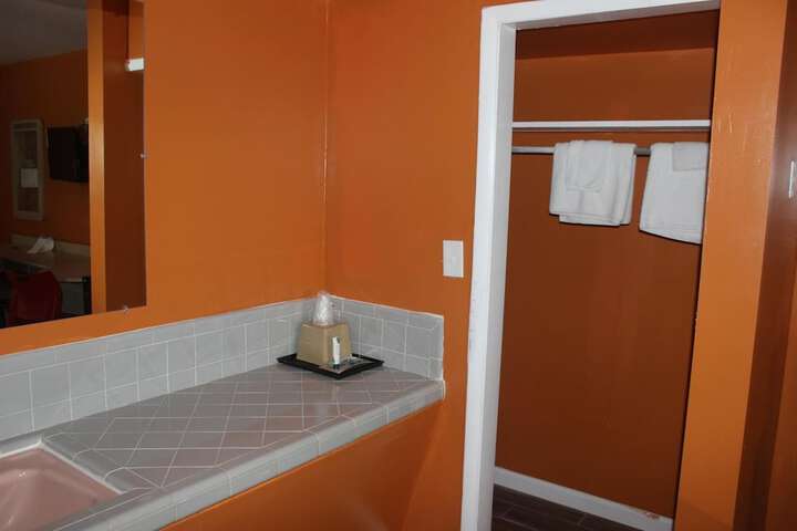 Room 11 of 24