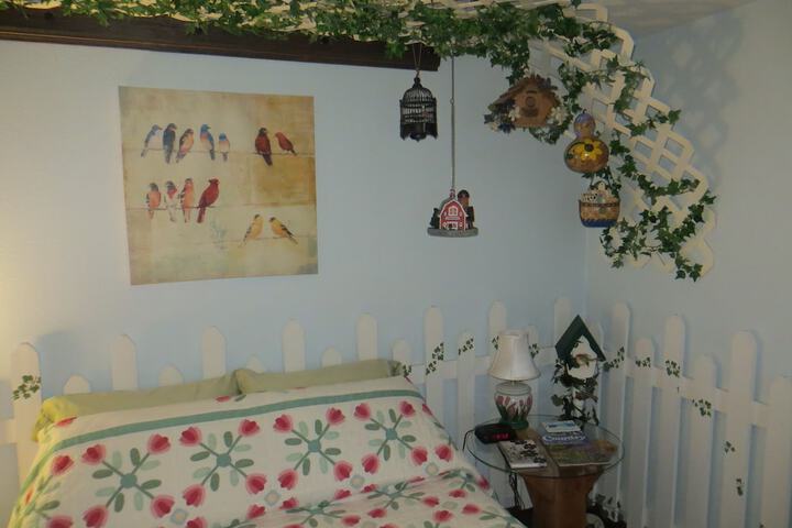 Room 6 of 32