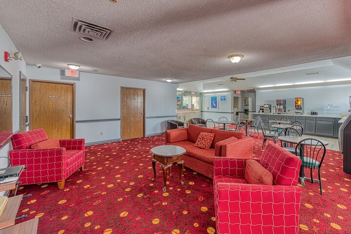 American Inn and Suites Dundee
