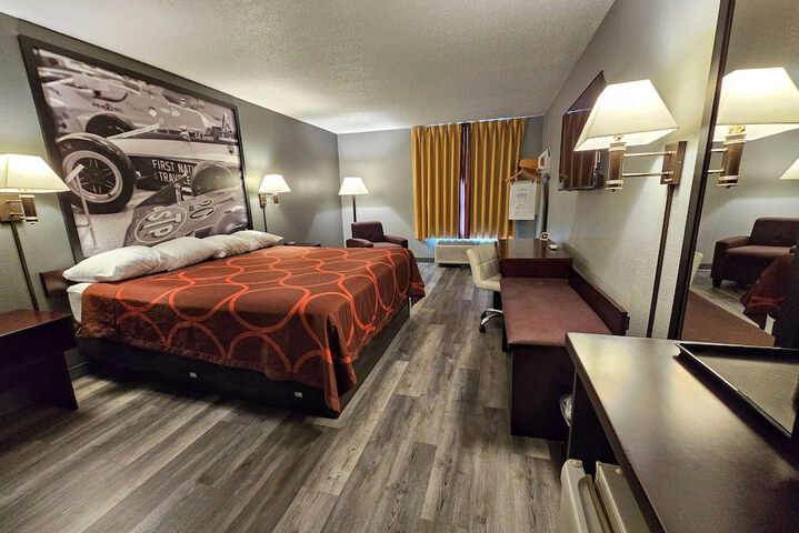 Room 12 of 14