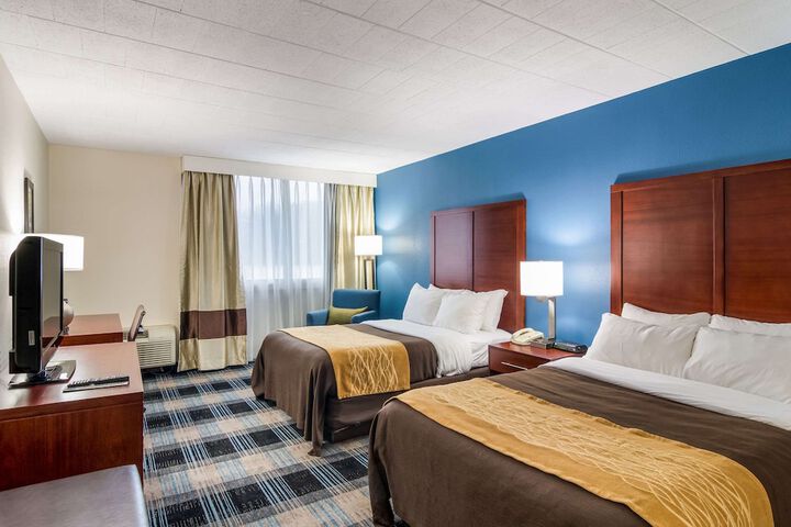 Comfort Inn & Suites Pittsburgh Fox Chapel