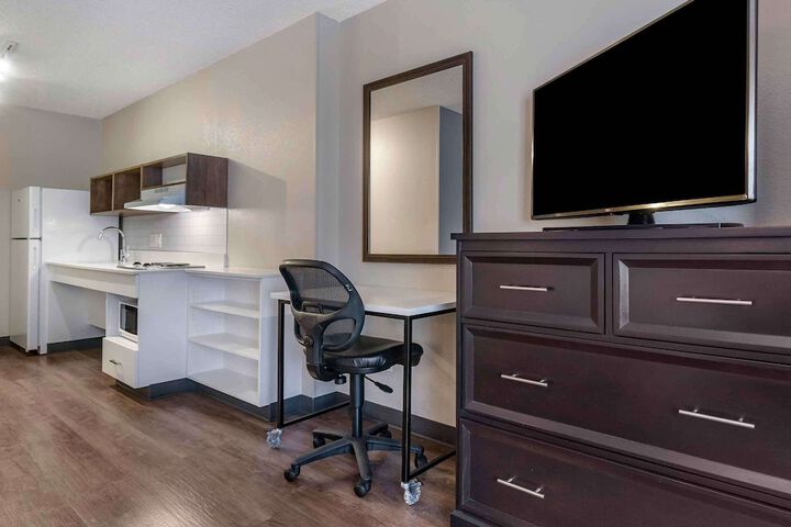 Room 12 of 30