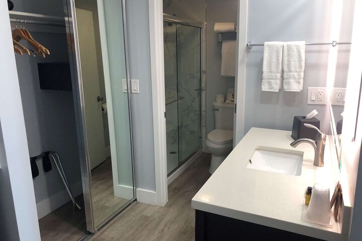 Room 11 of 29