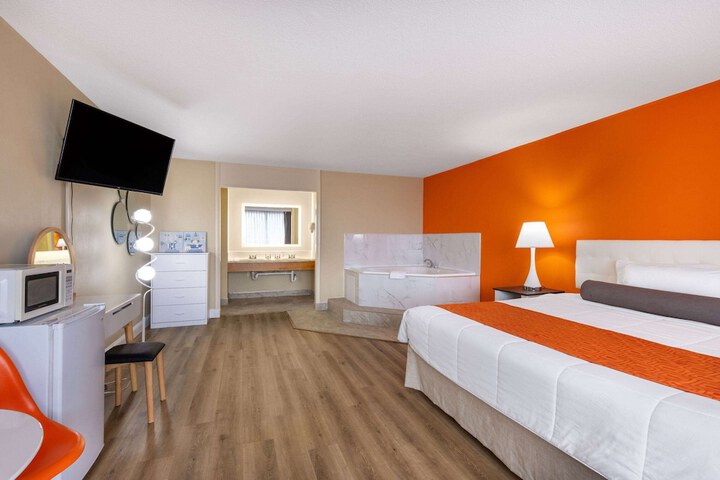 Room 16 of 30