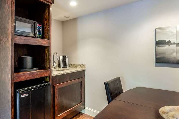 Suite 22 of 61