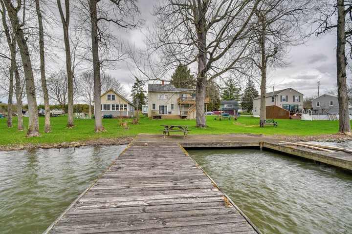 Riverfront Baldwinsville Apartment w / Shared Deck!