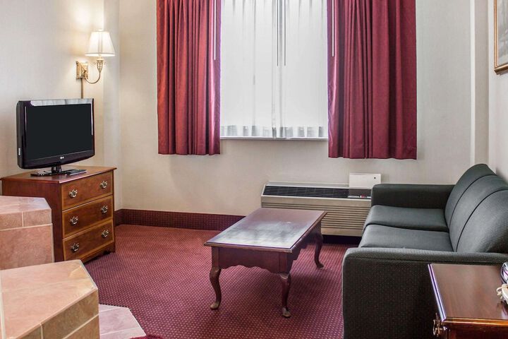 Room 22 of 49