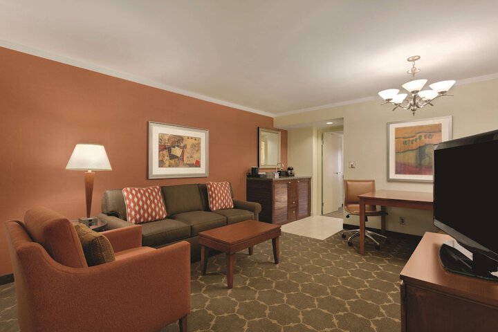 Room 11 of 37