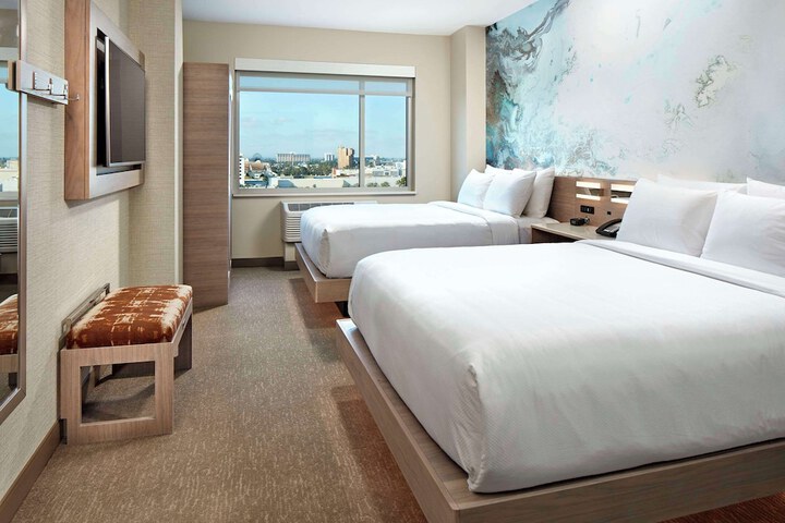 Room 27 of 52