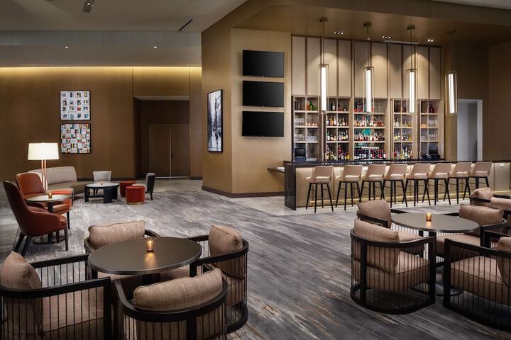 Lounge 100 of 112