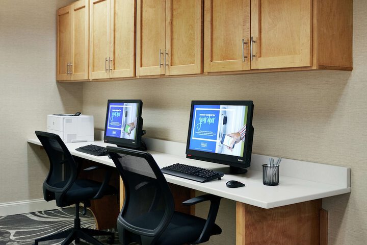 Business Center 28 of 29