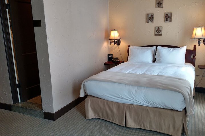 Room 16 of 44