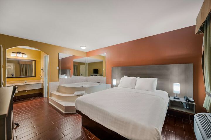 Room 17 of 47