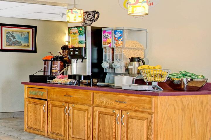 Breakfast/Coffee Service 36 of 40
