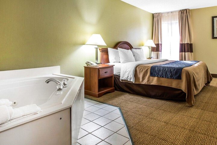 Room 10 of 26