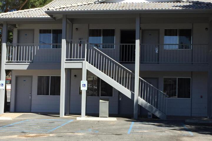Exchange Club Motel