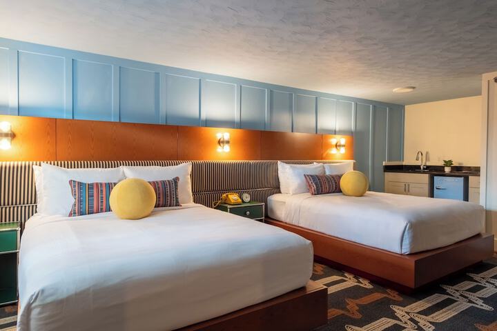 Driftaway Hotel and Pool
