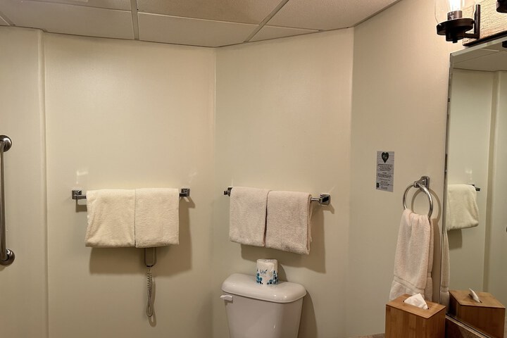 Room 173 of 260