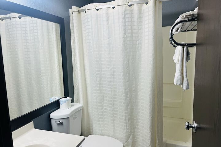 Room 28 of 44