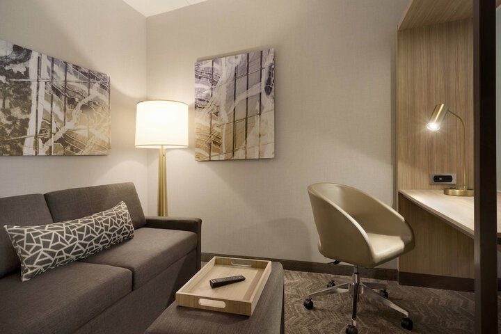 Room 13 of 27