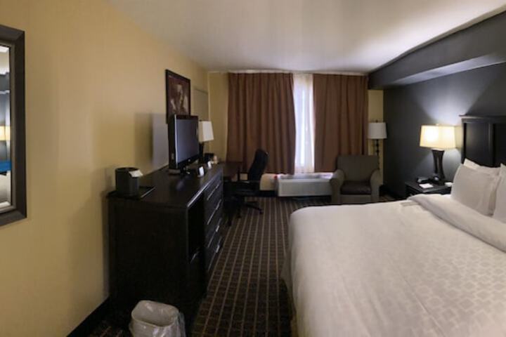 Room 11 of 22