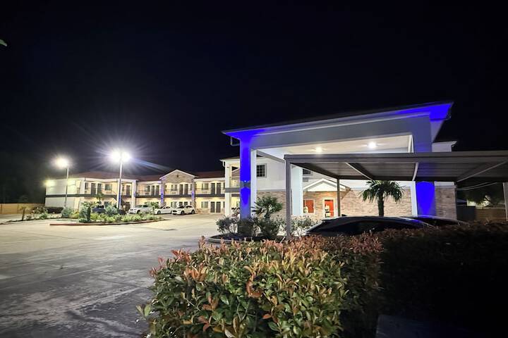 Scottish Inn & Suites - IAH Airport