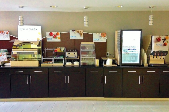 Breakfast/Coffee Service 69 of 77
