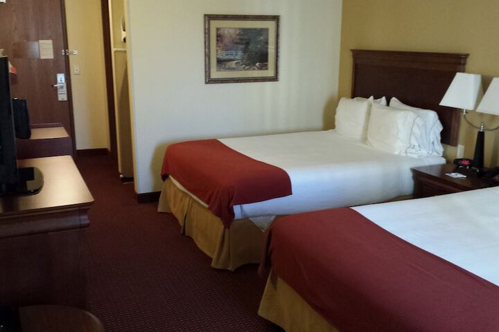 Room 16 of 33
