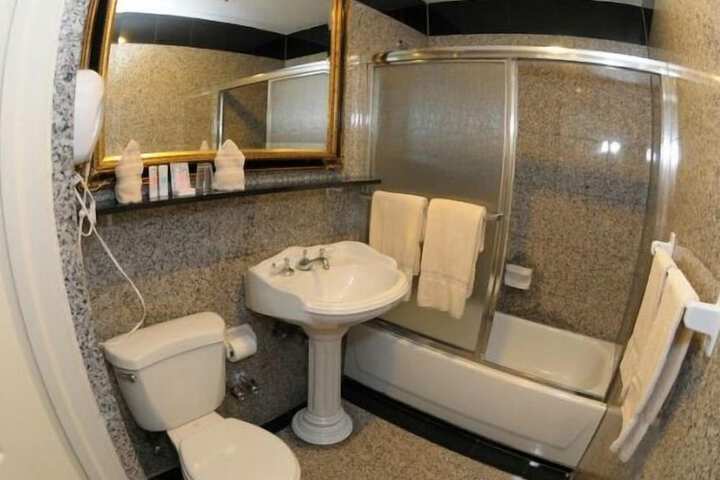 Room 4 of 22