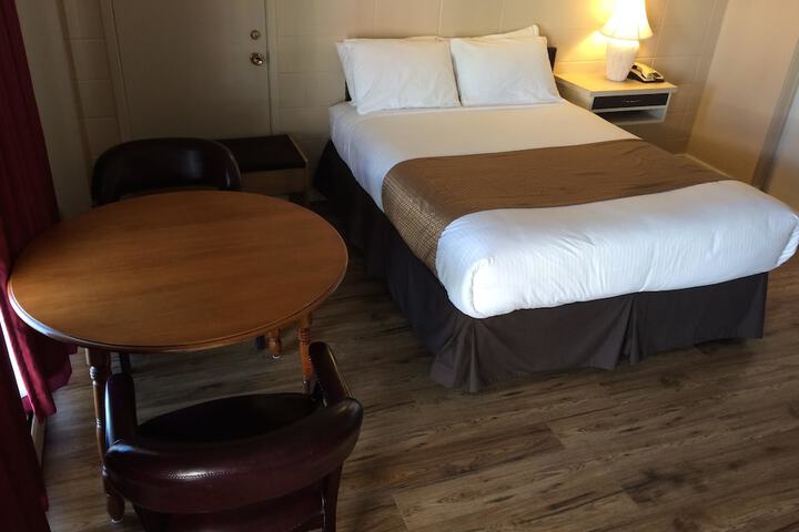 Siesta Motel