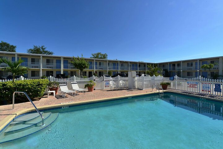 Pool 8 of 28