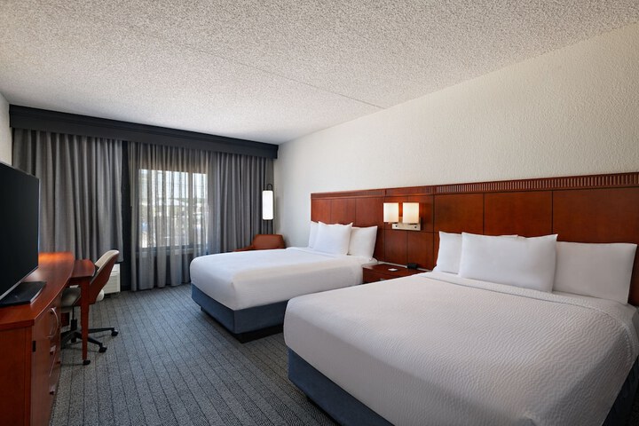 Courtyard by Marriott Fort Worth University Drive