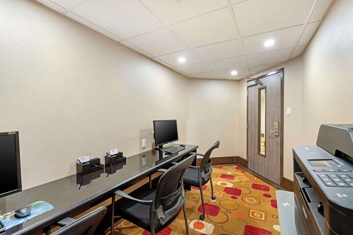 Business Center 57 of 58