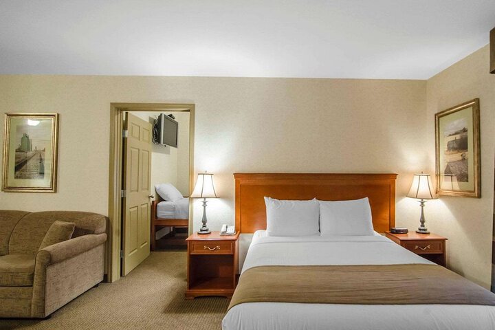 Room 44 of 65