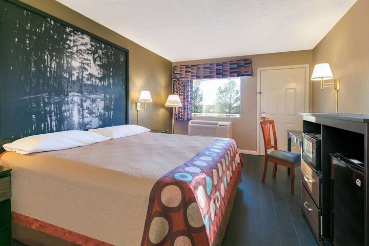 Room 19 of 25
