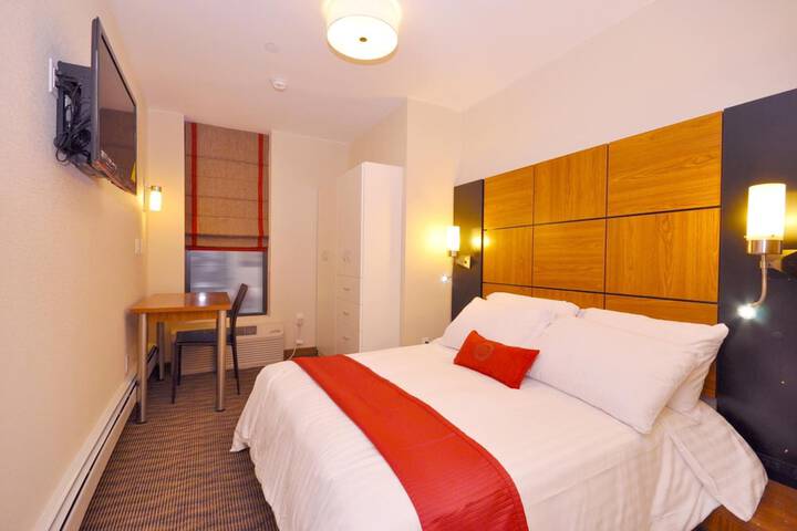Room 21 of 34