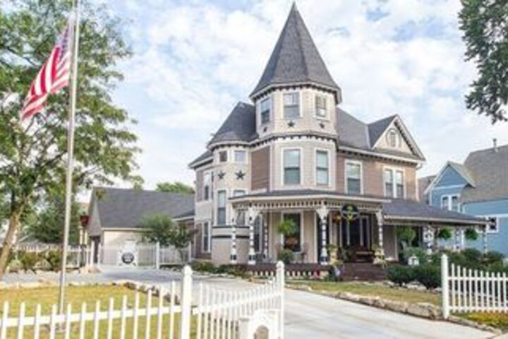 Noble House Inn